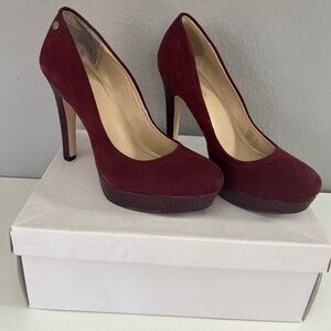 Calvin Klein Kendall Microsuede Port Maroon Pumps Size 6